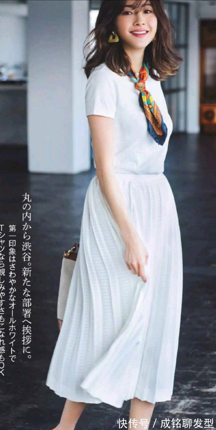 白色t恤|舒服又百搭的T恤，夏季最“潮”的时尚单品，简单随意凉爽不挑人