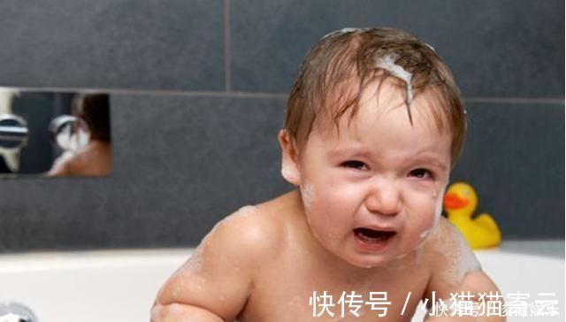 不知道们|宝妈觉得洗澡水温明明正好,为什么宝宝还是觉得烫