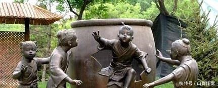 司马光|司马光砸缸,被救的那个孩子是谁说出以后,值得后人敬佩!