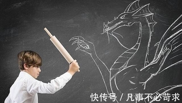 父母|8岁男孩耳朵疼痛难忍,父母带孩子去检查,取出的东西让爸妈崩溃