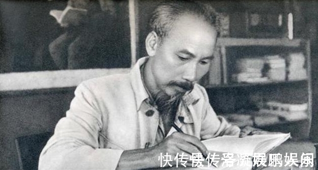 春联#胡志明上台后废除汉字,连春联也用字母写,唯独这个汉字没有改