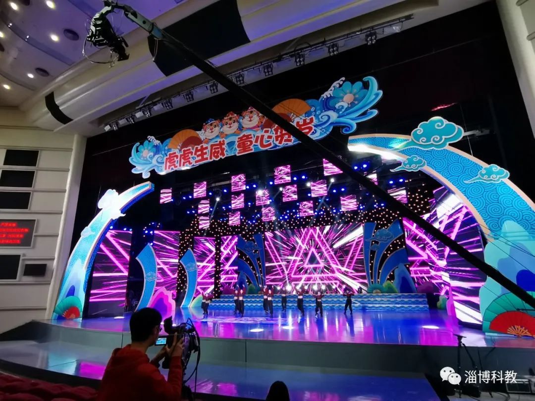 大幕拉開！2022跨年盛典開啟錄制！一起為孩子們加油！