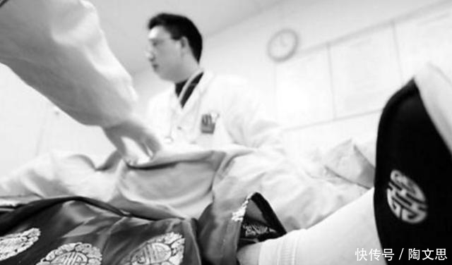 穿寿衣的重要规矩:无论如何不能把手露出去,后人最怕犯这个错