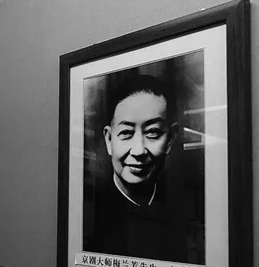 鲁迅为何不屑梅兰芳中国最伟大最永久的艺术是男人扮女人