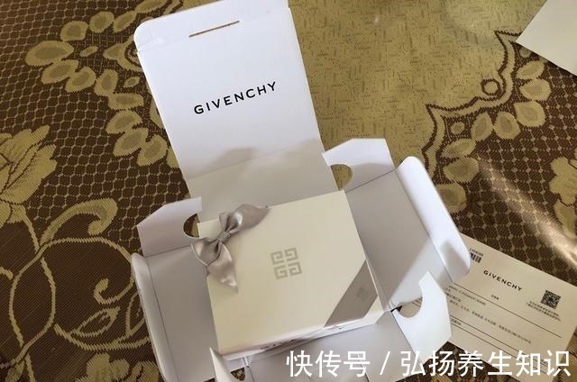 眼影盘 纪梵希四色眼影盘好用吗,纪梵希口红到底怎么样!