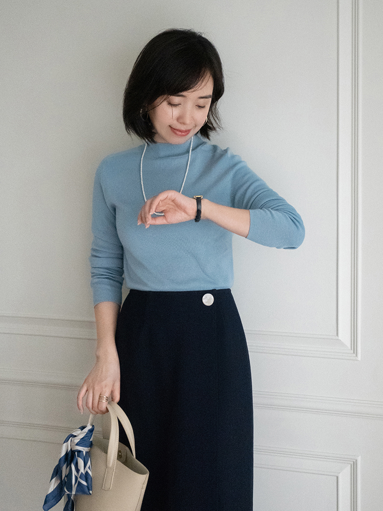 针织开衫|30+的女性怎么穿才好看,用粗条纹针织衫配薄纱半身裙,高级优雅