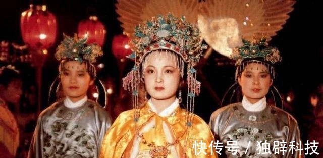 贾源@红楼梦中,贾元春究竟发现了什么骇人秘密,而被皇帝赐死