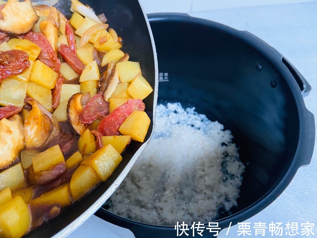 香菇土豆腊肠焖饭,美味好吃,健康有营养