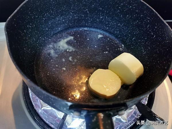 空心泡芙，填入芒果冰淇淋，果酸成了甜蜜的幸福桥梁