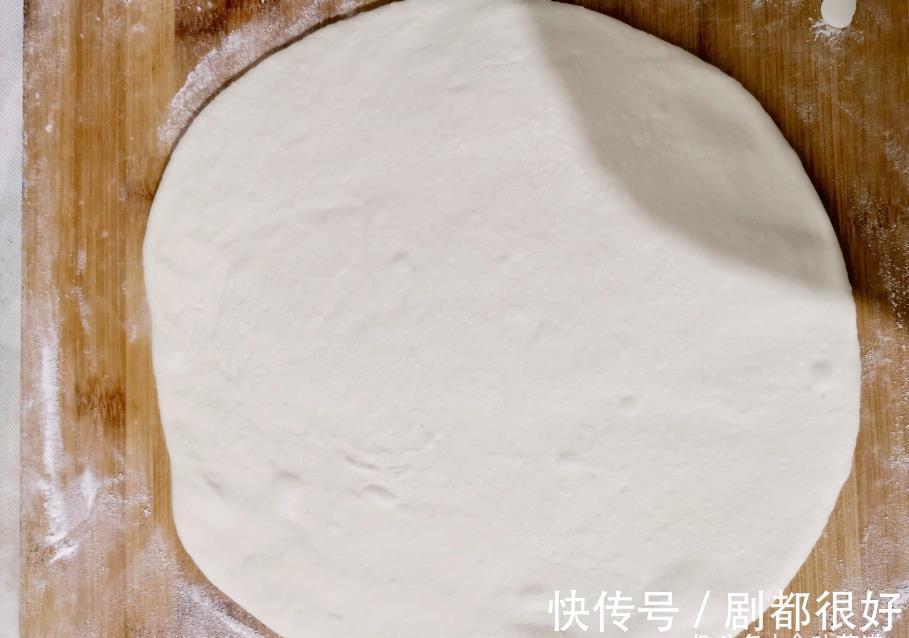 大饼|死面大饼怎么做才软而不硬?该用什么水和面?教程来了,一看就会
