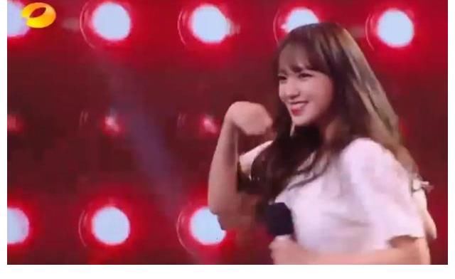 奔著程瀟女團舞來，卻被王一博吸睛，酷蓋跳女團舞好萌