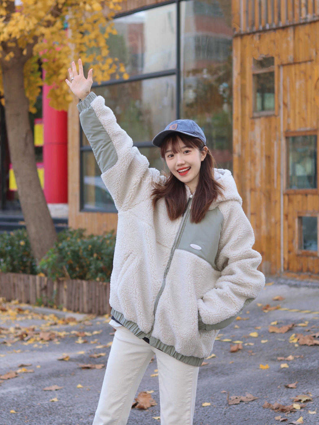 冬天 比大衣暖和,比羽绒服时尚,冬天的羊羔毛外套比想象更漂亮