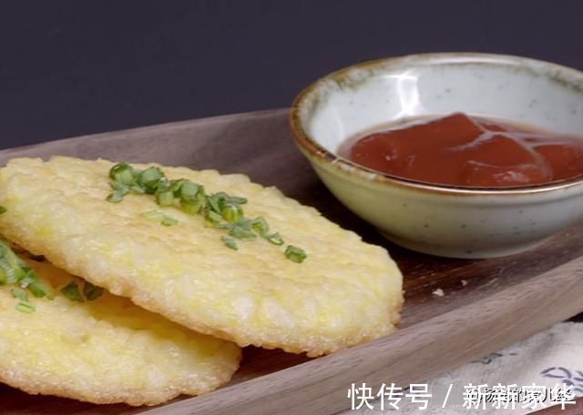 柠檬汁|白米饭的美食新吃法,搭配鸡蛋一拌一煎,营养又解馋,孩子特爱吃