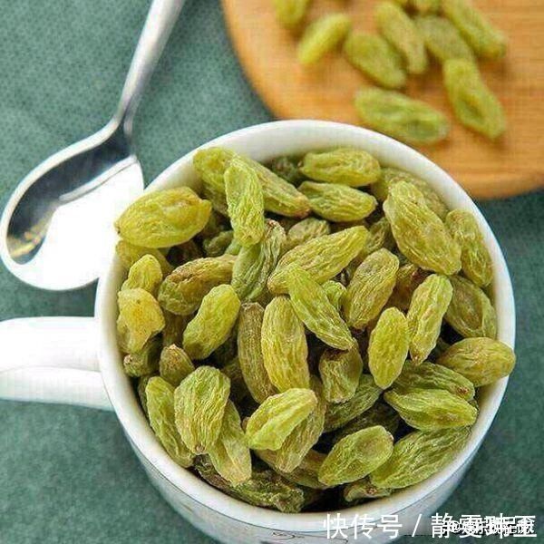 补血|葡萄干和它是绝配，简单煮一煮，营养极高，补血补铁，气色更好