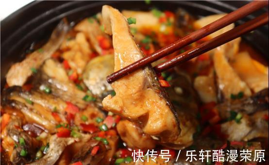 白萝卜|入秋后要多吃鱼，教你懒人做法，食材简单味道足上桌汤汁一滴不剩