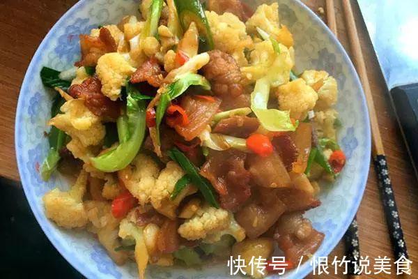 炒花菜时，万万别直接下油锅！多加“1步”，花菜又香又脆