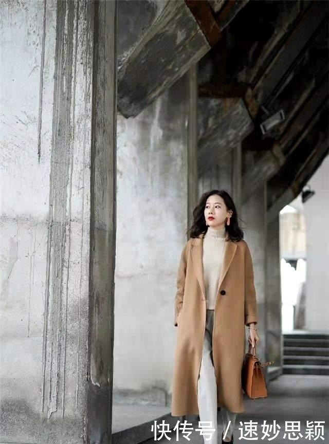 色系|初冬内搭很重要,一件万能的“高领打底衫”,日常通勤穿搭没烦恼