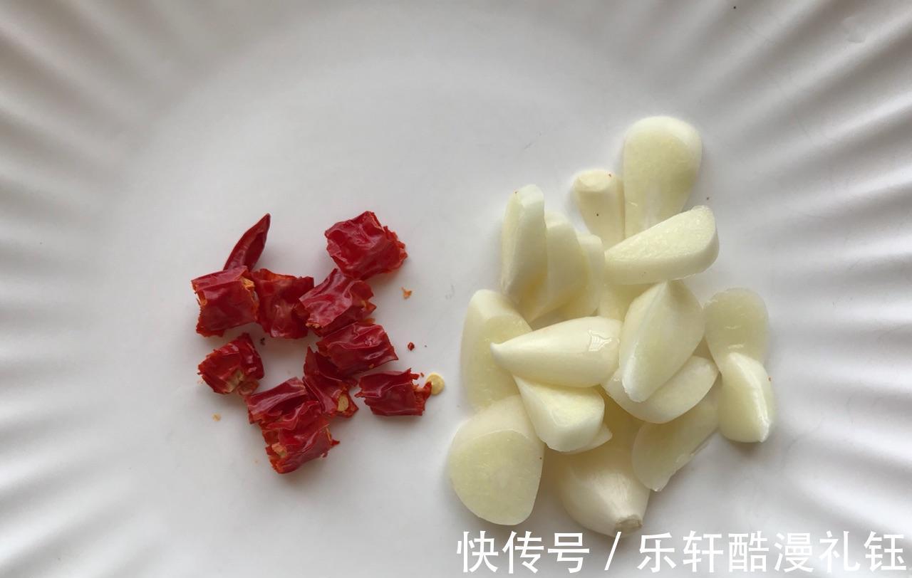 菜梗|7毛一斤的“高钙菜”,简单一炒,味道好营养足,秋季多给家人吃