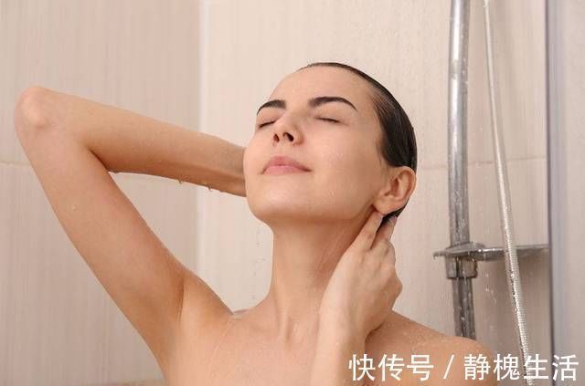 腋毛|洗澡时,女儿:妈妈,你那里怎么有“胡子”?妈妈回答有教育意义
