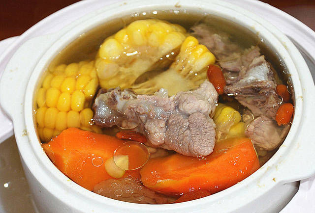 炖排骨时，往里面加一样东西，排骨软嫩开胃，一大锅连汤汁都喝光了