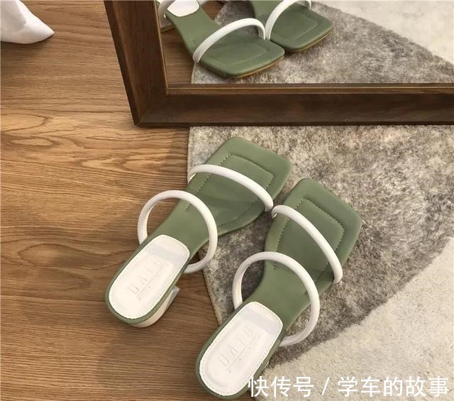 脚背 是时候穿凉鞋了!今年流行这几款,清凉显脚小!