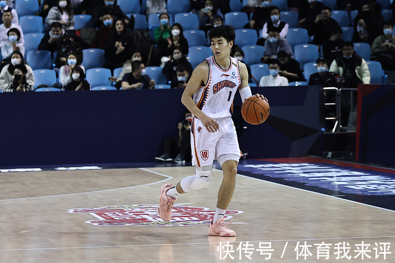 篮板|上海男篮奇兵!超新星狂轰22+2,封盖广东两大国手,展现赛场价值