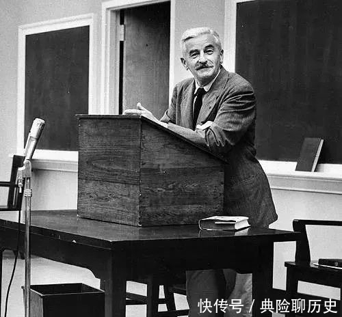 黑暗|“点燃一根火柴,只能发现为黑暗包围。”