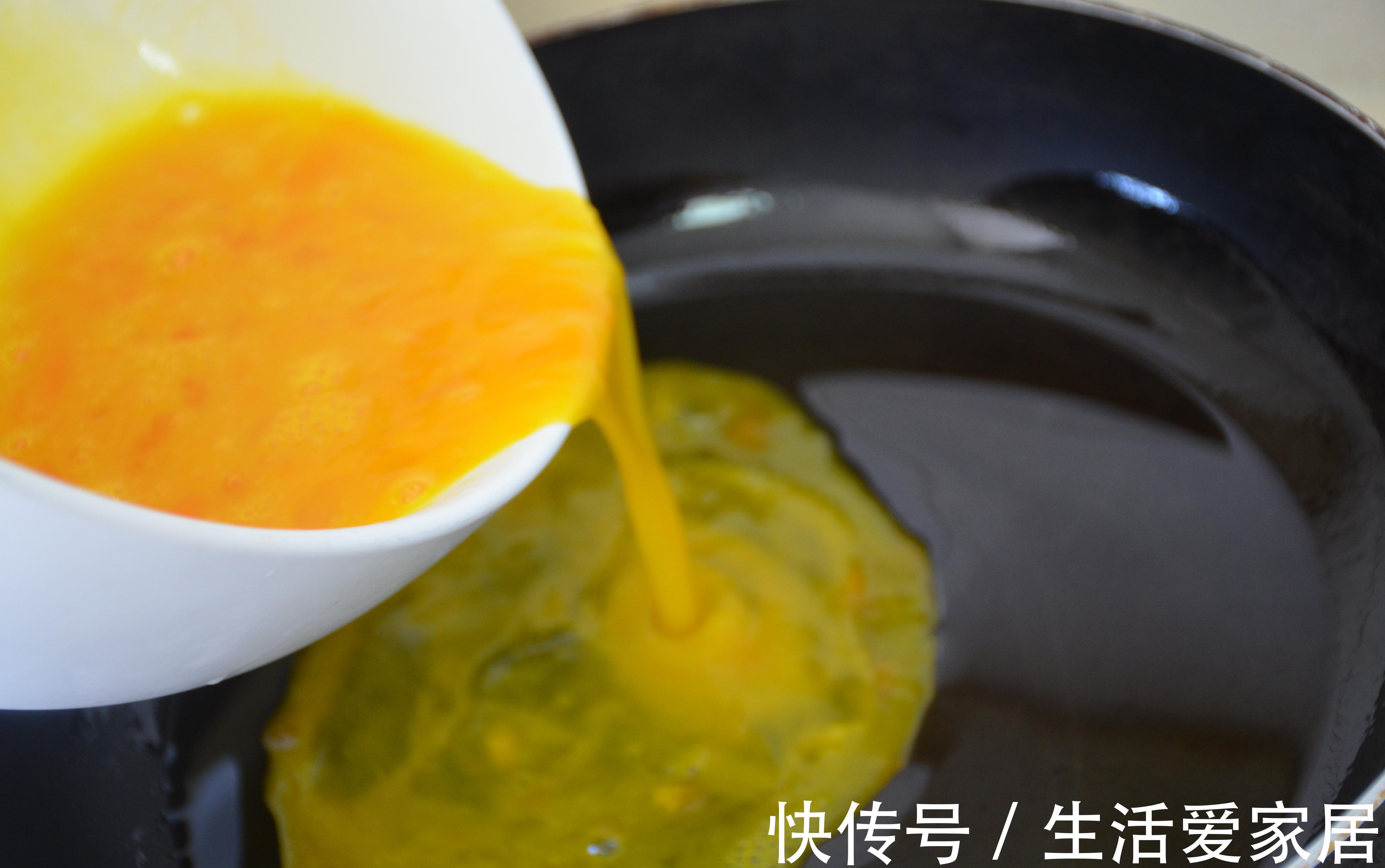 无油版的烙韭菜盒子，无油更健康，外酥里鲜，大人孩子都说好吃