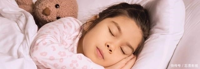 头型|要不要给孩子睡枕头？医生：宝宝这个月龄就可以睡，但有注意事项