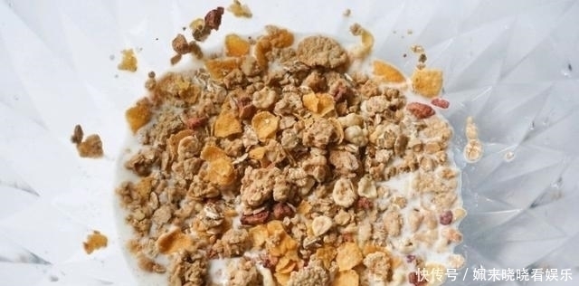 燕麦|减肥早餐这样吃，无油无糖低热量，好吃不馋嘴，常吃体重蹭蹭降