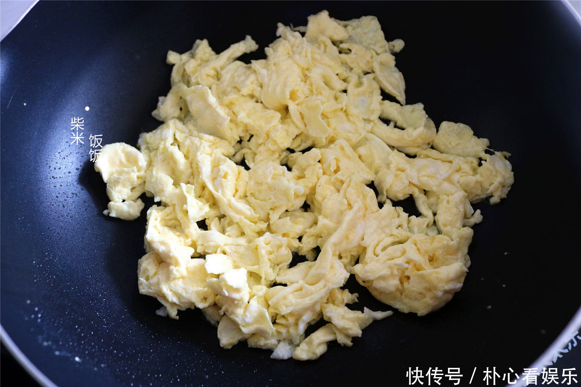 食材|这两种食材,和金针菇是绝配,大火一炒鲜美到流口水!