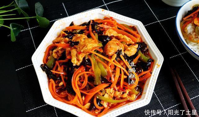 鸡蛋|鸡蛋新吃法,跟这3样一起炒,5分钟上桌,开胃又下饭