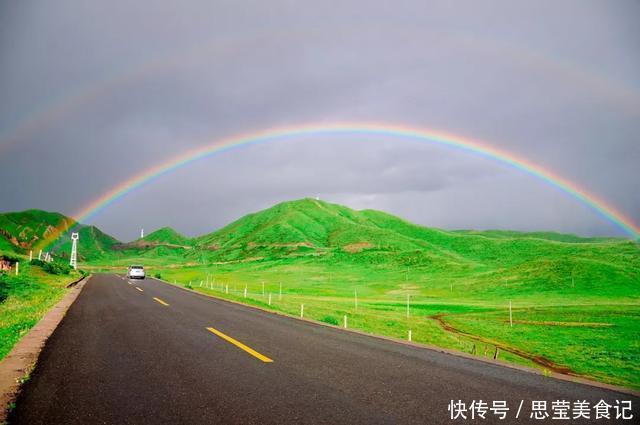 1158.03万亩天然草场，数十公里花海浩瀚盛放，这儿空气都是甜的