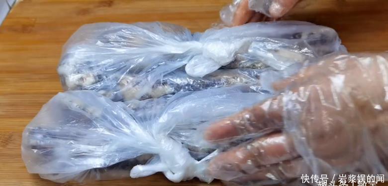 春节后,吃不完的香肠别放冰箱,分享2个小窍门,放一年都新鲜