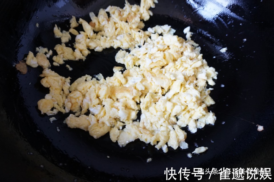 韭菜鸡蛋馅饼|家常美食推荐韭菜素馅饼,皮薄馅多,酥脆香甜