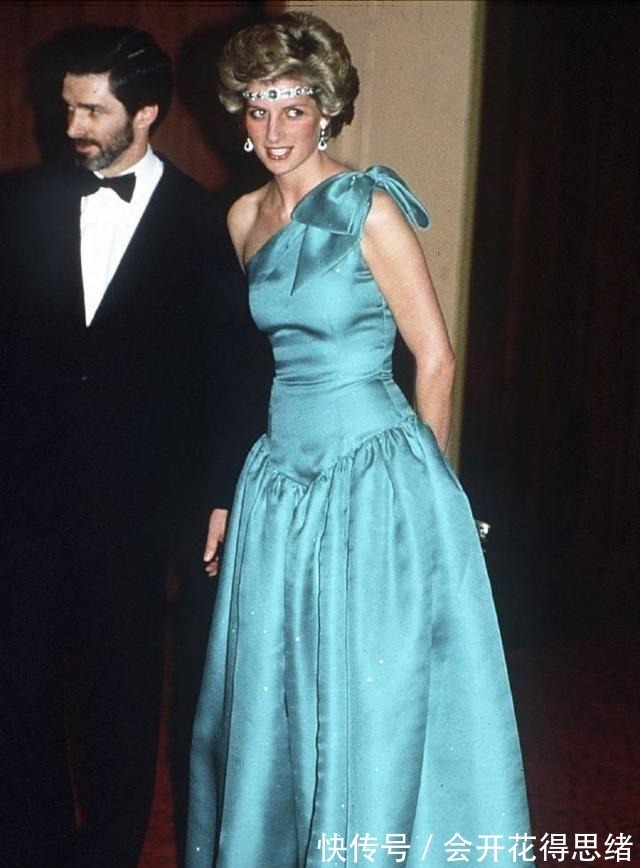 项链 戴妃有多时髦一条项链戴出几种风格穿搭,堪称殿堂级的时髦精!