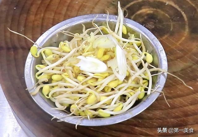 豆腐皮|吃了那么多年草鱼，这才是最好吃的做法，鱼片鲜嫩入味，汤汁浓白