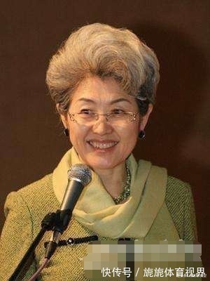 发型 这才是六十岁女人最好看的发型,发量显多又好打理,白发更显气质