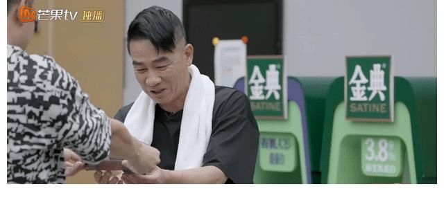 红牌|《披荆斩棘》二公洗牌，陈小春收编GAI引争议，提前收到红牌预警