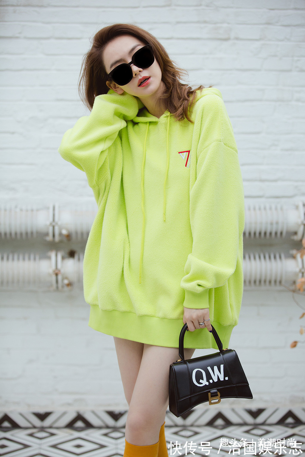 星范|明星必备入秋三大单品,你都买了吗分分钟凹出星范,赚足回头率