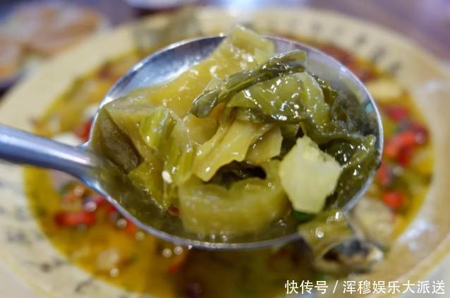腌酸菜,放盐是大错!教你老方法,3天腌好,1年不坏,比买的香