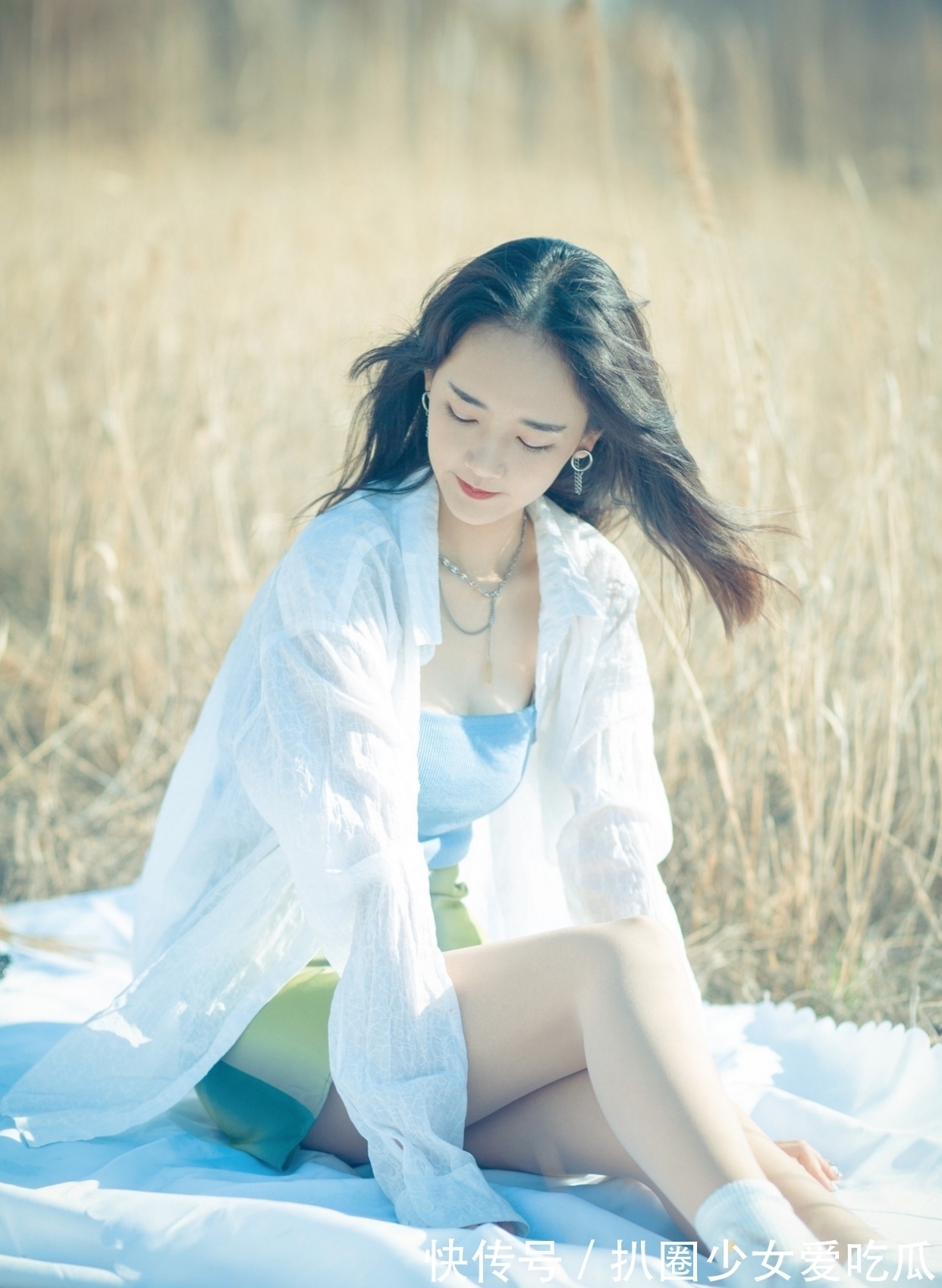 英贤&原创对联·八副丨一片红漪摇绿水,千根白藕出乌泥