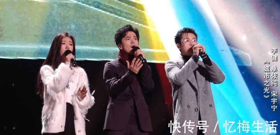 《中國好聲音》李宇春歌曲拖累學員,潘虹唱功比她好,臺風卻不行