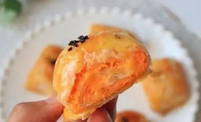 红薯这做法火了，香甜酥脆，咬一口酥掉渣，3分钟学会！