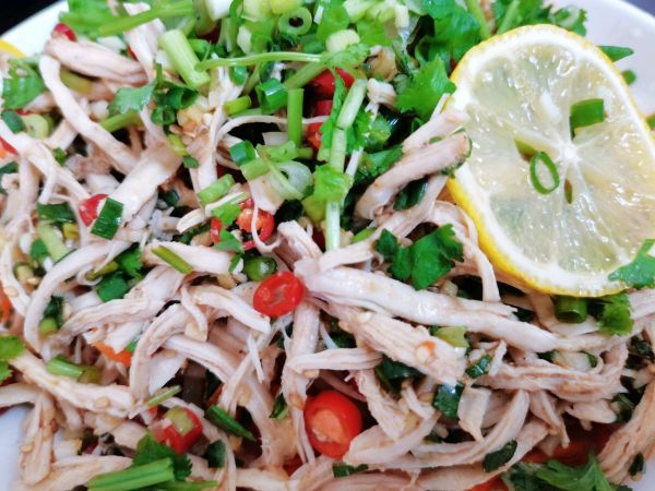 小米辣|柠檬手撕鸡胸肉