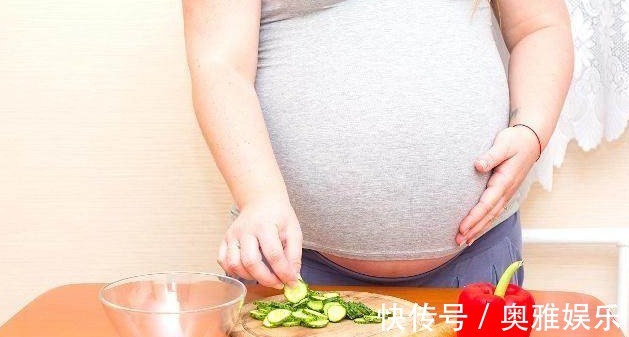 孕妈|怀孕期间,孕妈晚饭尽量少吃4种食物,胎宝宝可能会感觉不舒服