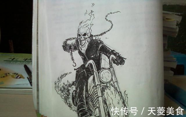 涂鸦!“我娃的才能都用在书上”,看到书上的涂鸦,网友长大能考美院