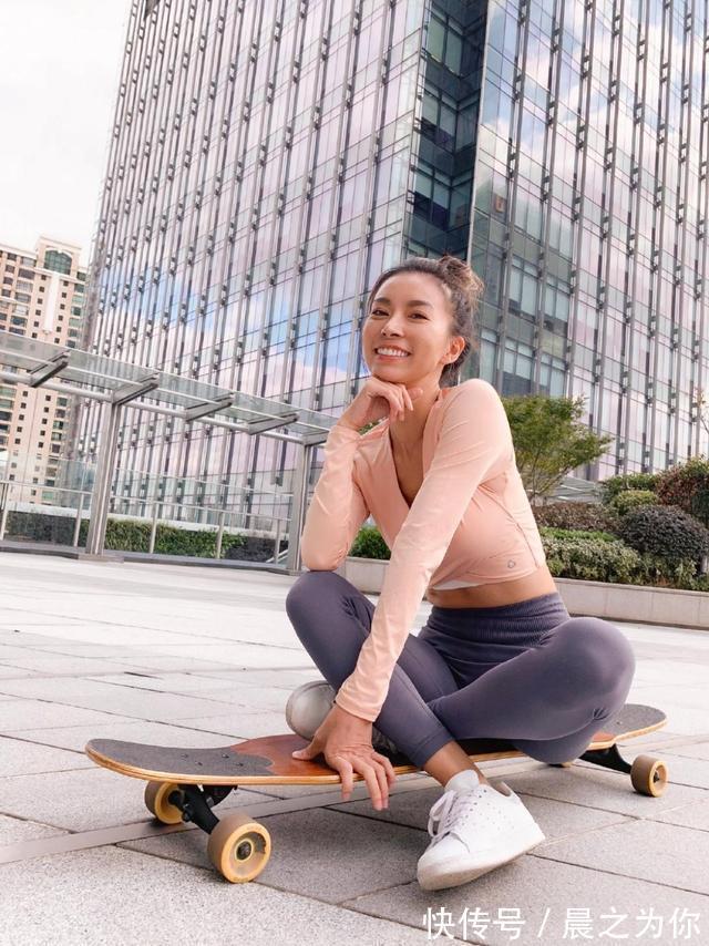 健身女神|健身女神周六野,腹肌迷人,吸粉百万,真正的腹肌训练是这样