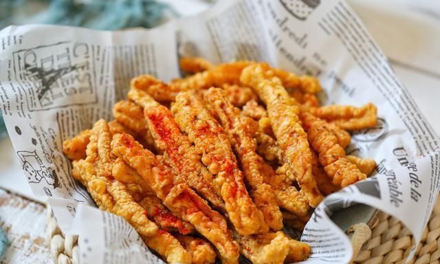 好吃|杏鲍菇这样做,感觉像在吃肉,外面酥脆特好吃,儿子边吃边说香