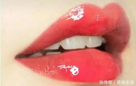 梅子色|口红不能跟风,试试经典百搭的显白气质口红,轻松玩转各种场合